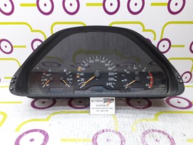 Quadrante  Mercedes E 220 2.1  136 Cv de 1998 - Ref OEM :  88311265